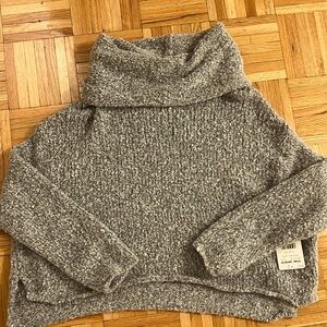 FREE PEOPLE Grey Sweater size XS NEVER WORN